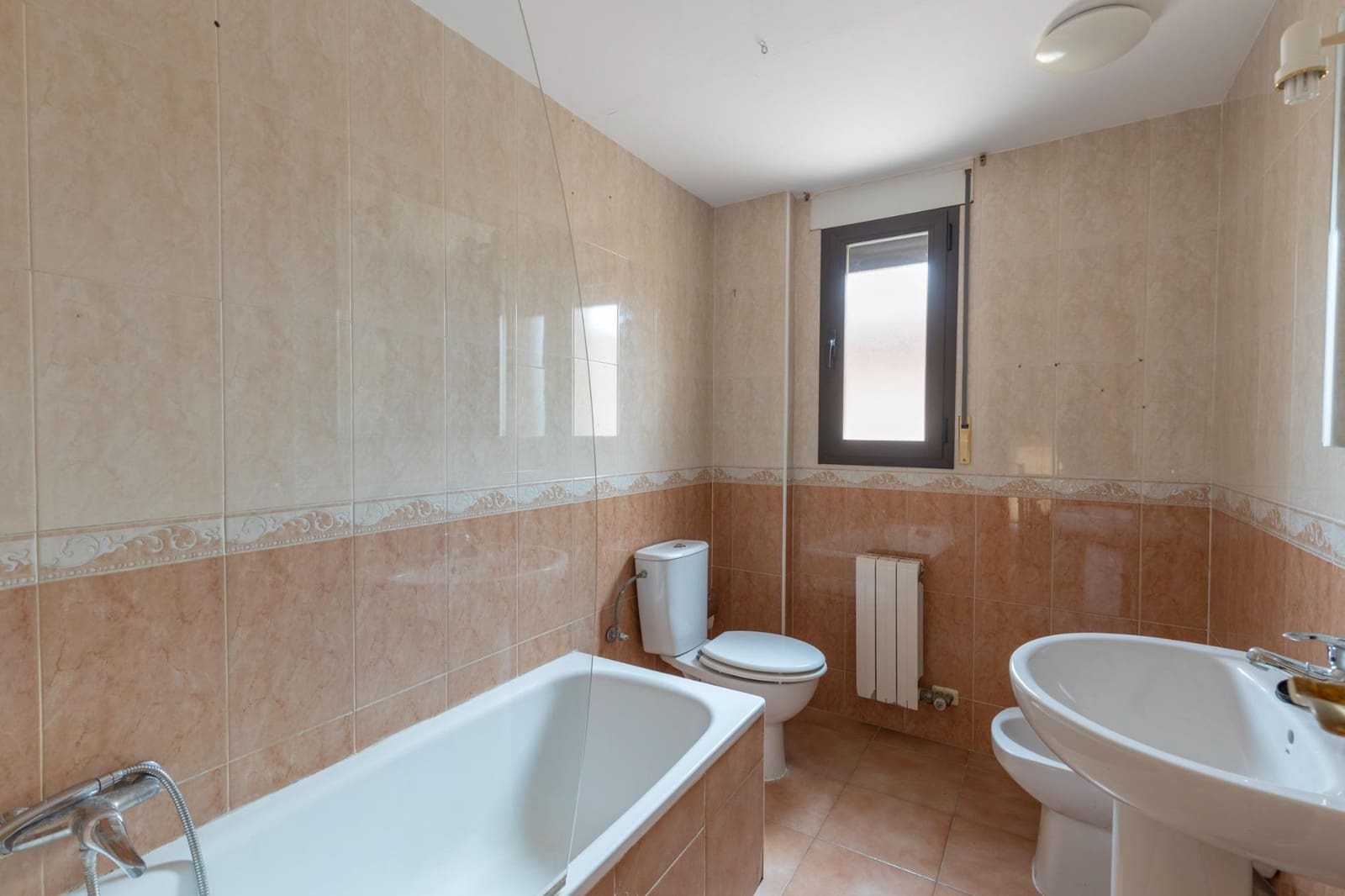 3 slaapkamer Halfvrijstaande villa te koop in Monachil met garage - € 245.000 (Ref: 10171983)