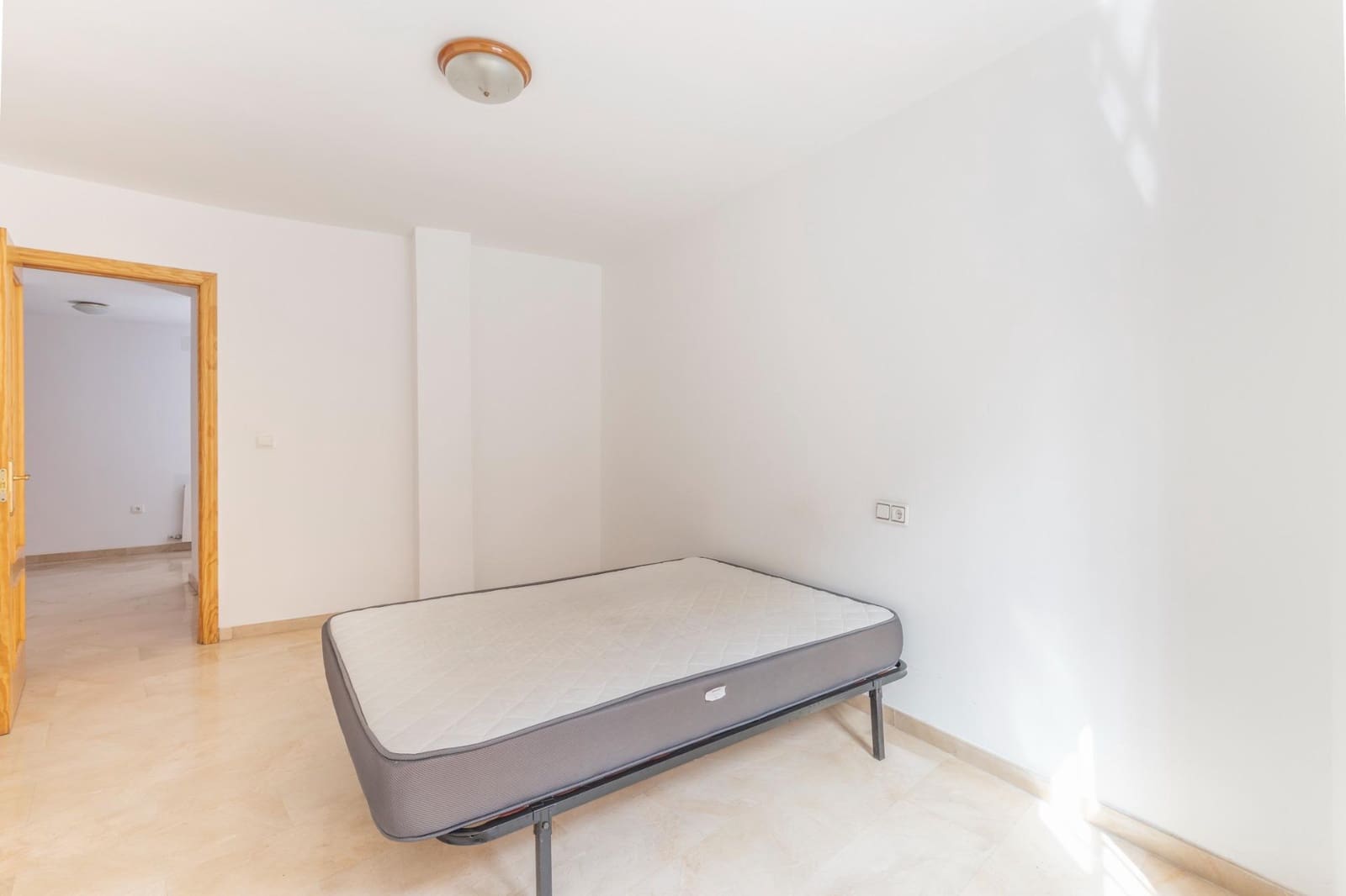 3 slaapkamer Halfvrijstaande villa te koop in Monachil met garage - € 245.000 (Ref: 10171983)