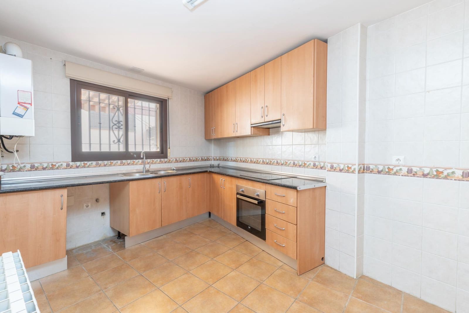 3 slaapkamer Halfvrijstaande villa te koop in Monachil met garage - € 245.000 (Ref: 10171983)