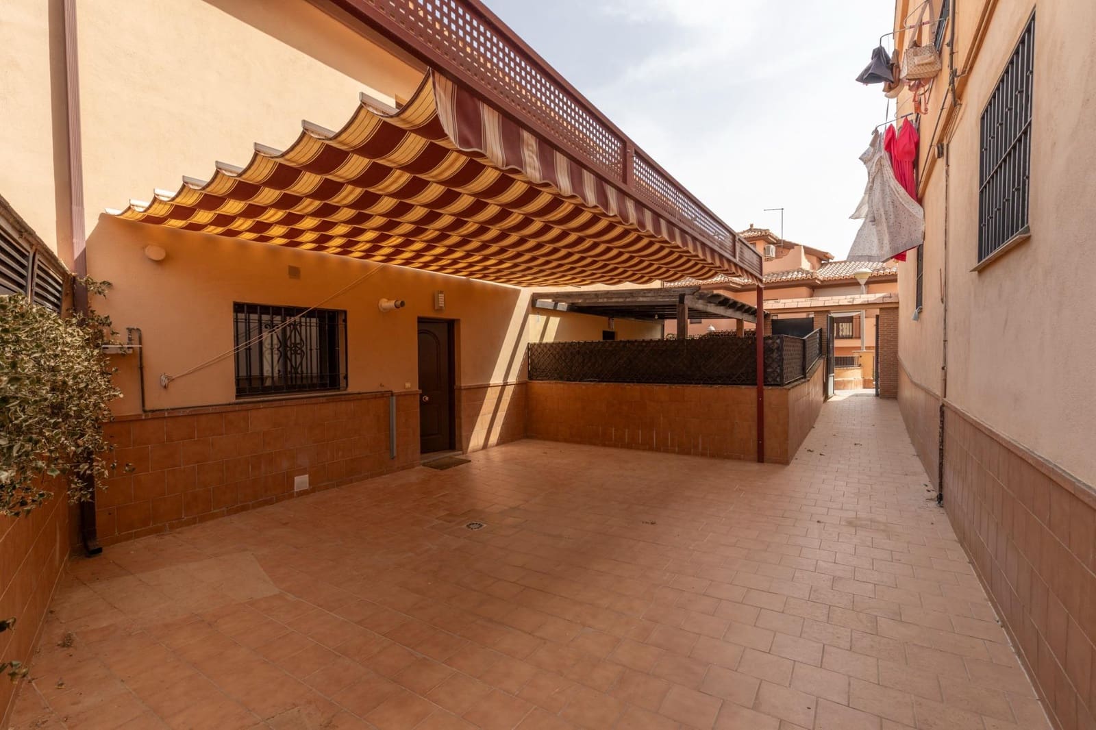3 slaapkamer Halfvrijstaande villa te koop in Monachil met garage - € 245.000 (Ref: 10171983)