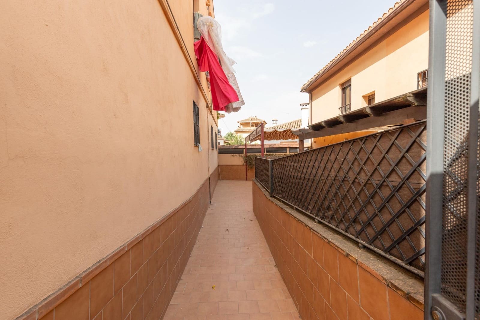 3 slaapkamer Halfvrijstaande villa te koop in Monachil met garage - € 245.000 (Ref: 10171983)