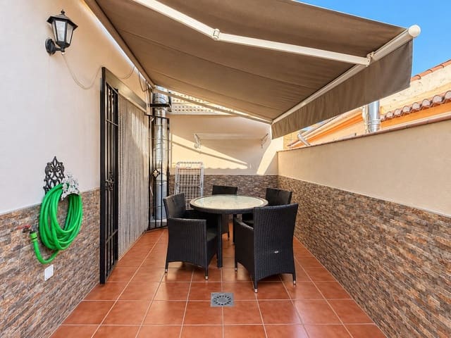 4 bedroom Terraced Villa for sale in Padul with garage - € 265,000 (Ref: 10171985)