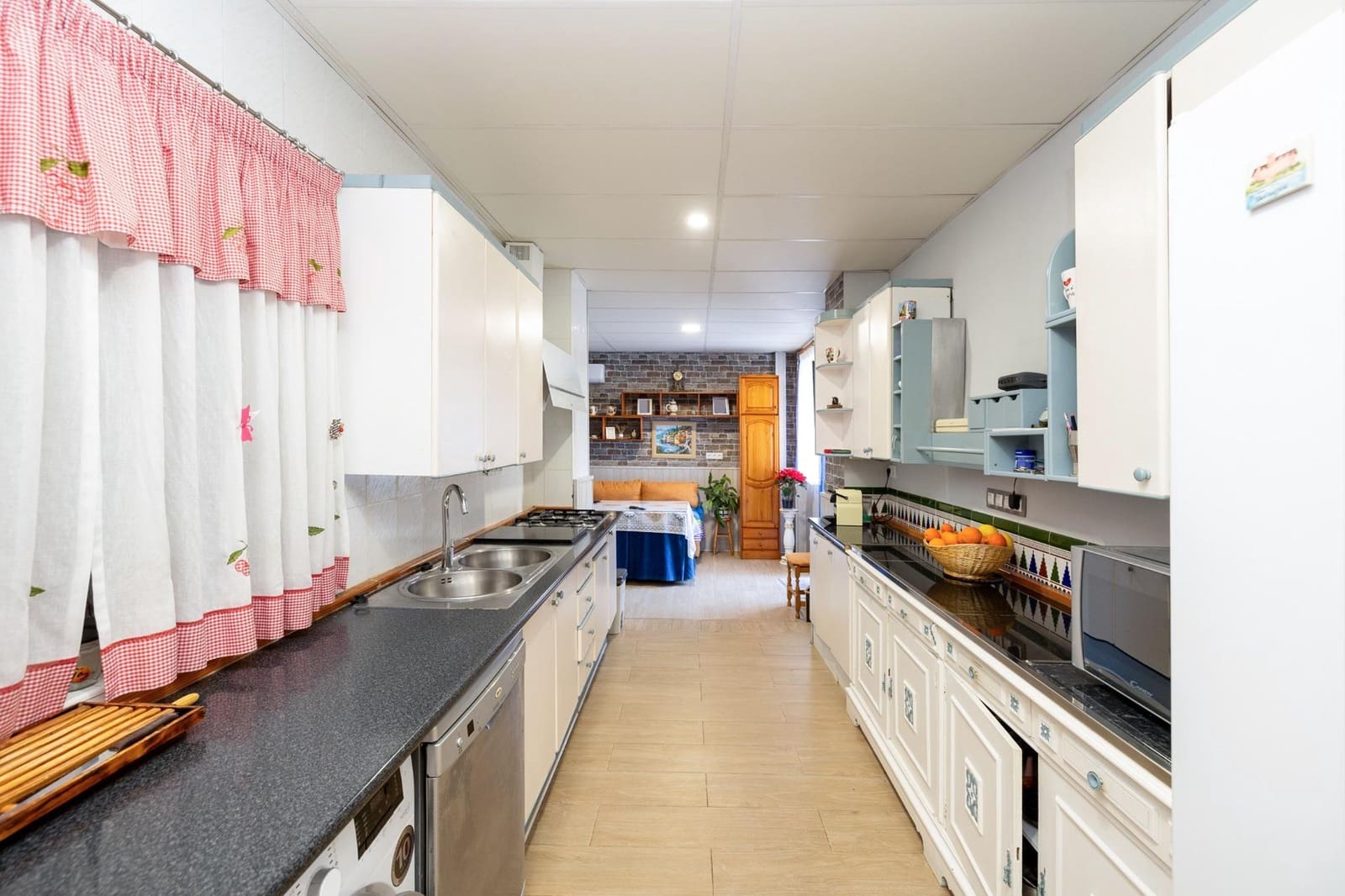 4 sypialnia Dom na sprzedaż w Belicena z garażem - 317 000 € (Ref: 10171988)