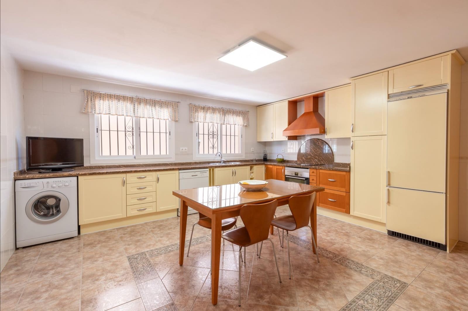Adosado de 3 habitaciones en Granada ciudad en venta con piscina garaje - 354.000 € (Ref: 10171989)