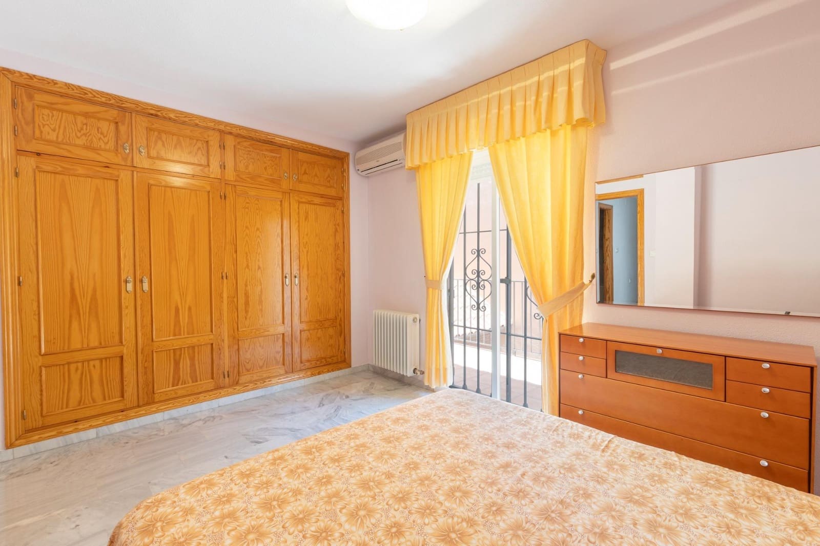 Adosado de 3 habitaciones en Granada ciudad en venta con piscina garaje - 354.000 € (Ref: 10171989)