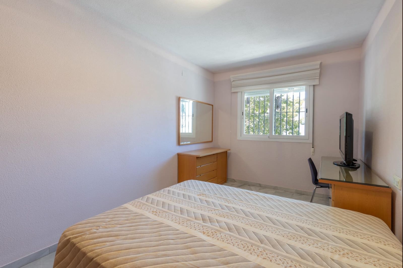 Adosado de 3 habitaciones en Granada ciudad en venta con piscina garaje - 354.000 € (Ref: 10171989)