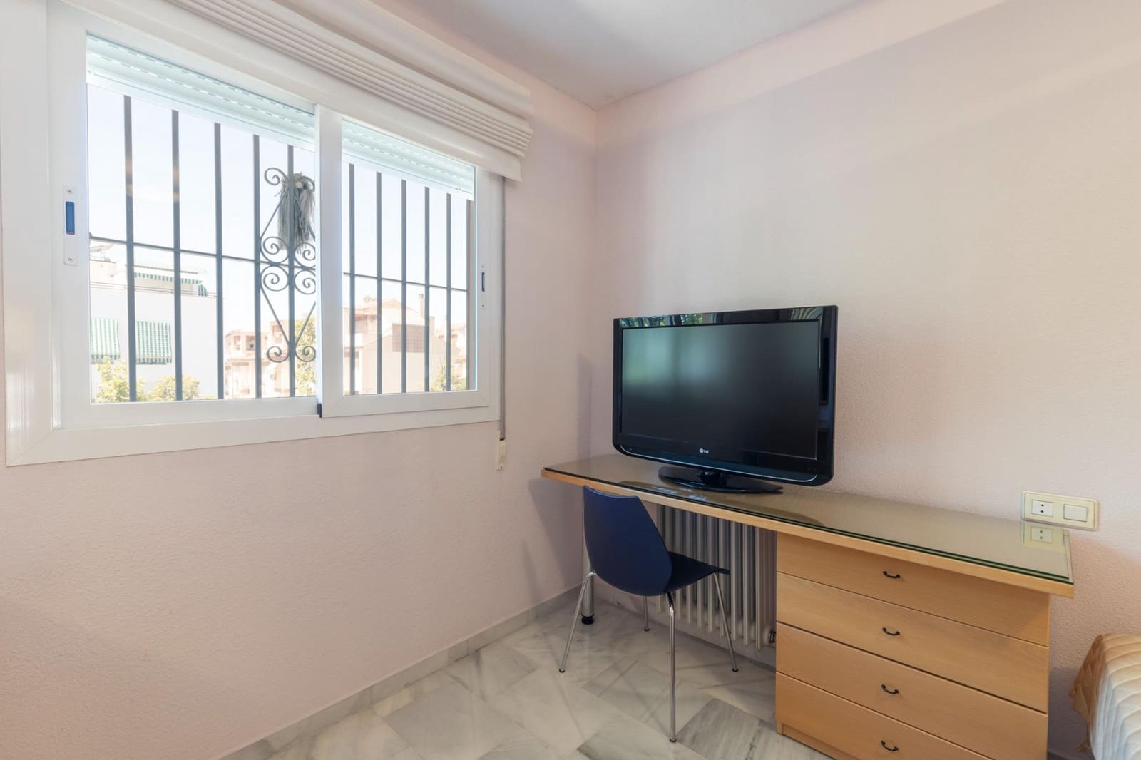 Adosado de 3 habitaciones en Granada ciudad en venta con piscina garaje - 354.000 € (Ref: 10171989)