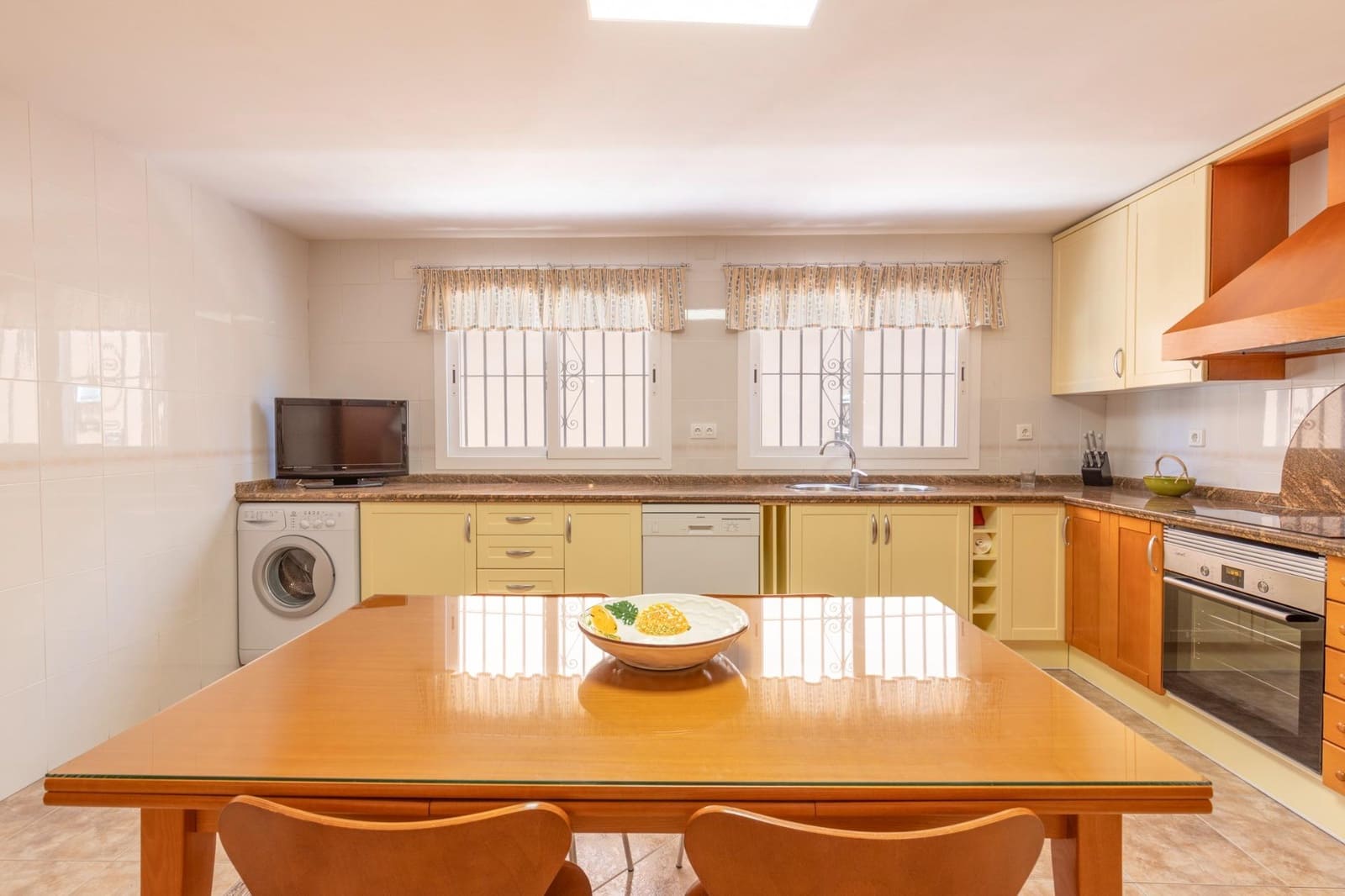 Adosado de 3 habitaciones en Granada ciudad en venta con piscina garaje - 354.000 € (Ref: 10171989)