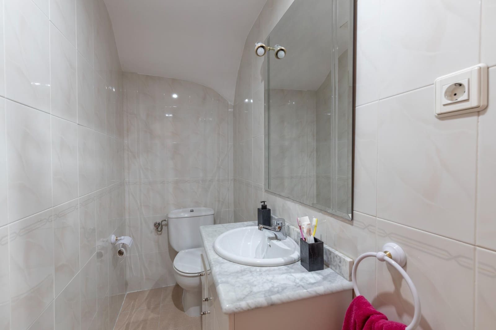 Adosado de 3 habitaciones en Granada ciudad en venta con piscina garaje - 354.000 € (Ref: 10171989)