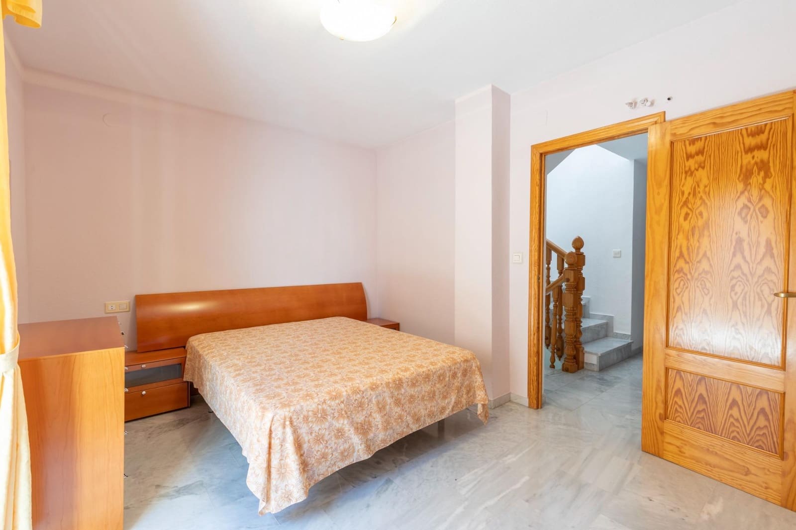Adosado de 3 habitaciones en Granada ciudad en venta con piscina garaje - 354.000 € (Ref: 10171989)