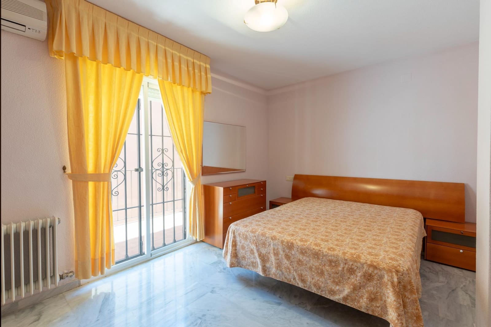Adosado de 3 habitaciones en Granada ciudad en venta con piscina garaje - 354.000 € (Ref: 10171989)