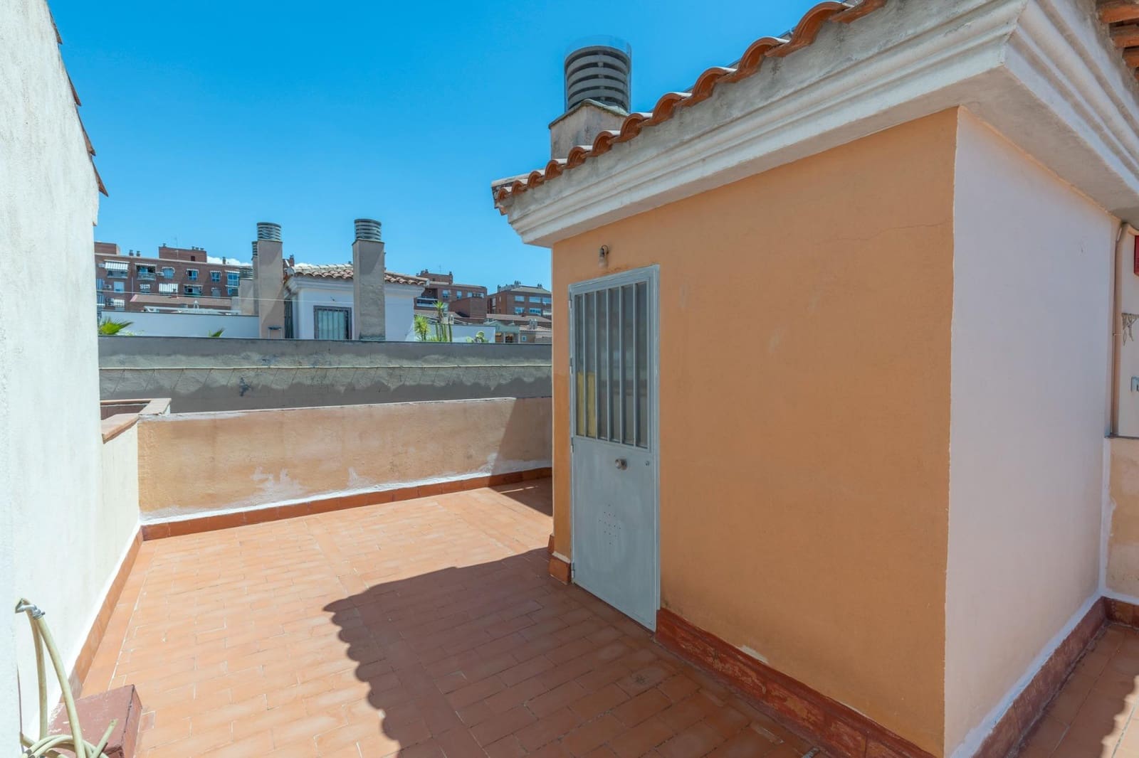 Adosado de 3 habitaciones en Granada ciudad en venta con piscina garaje - 354.000 € (Ref: 10171989)