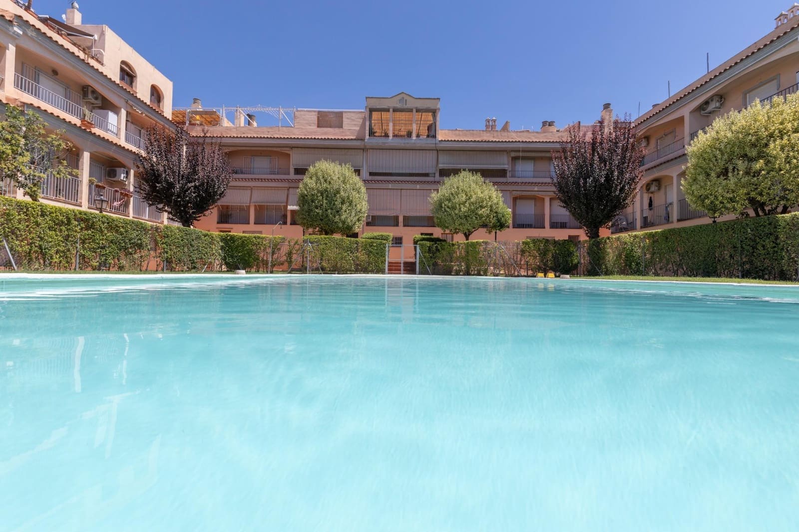 Adosado de 3 habitaciones en Granada ciudad en venta con piscina garaje - 354.000 € (Ref: 10171989)