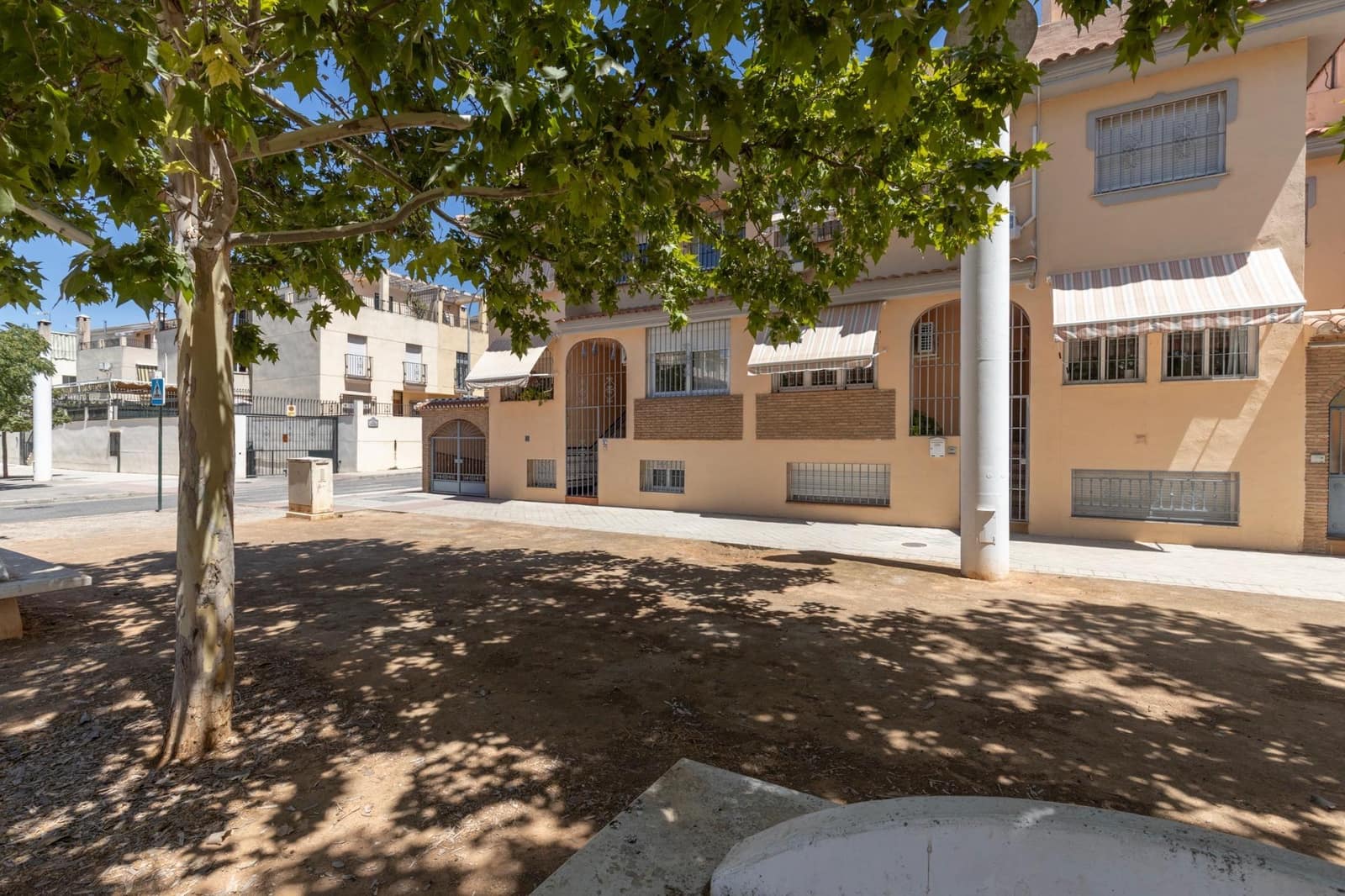 Adosado de 3 habitaciones en Granada ciudad en venta con piscina garaje - 354.000 € (Ref: 10171989)