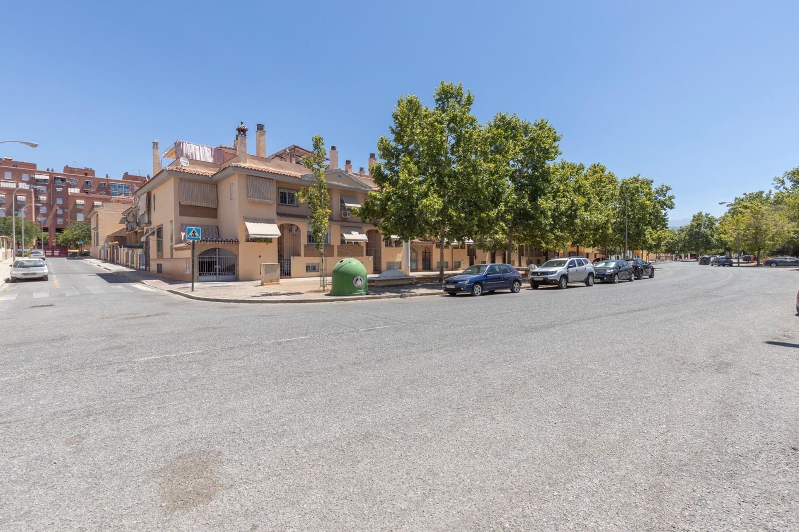 Adosado de 3 habitaciones en Granada ciudad en venta con piscina garaje - 354.000 € (Ref: 10171989)