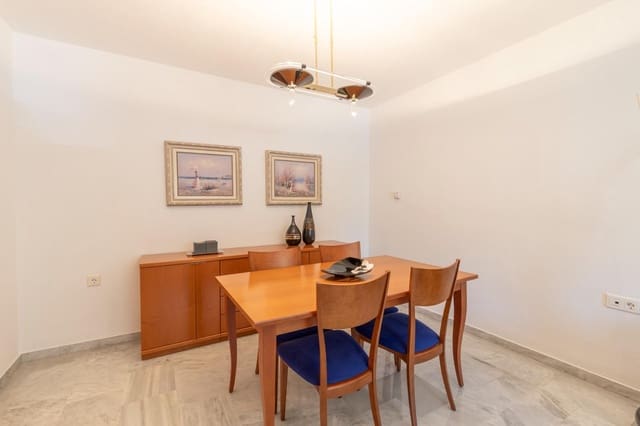 3 Zimmer Reihenhaus zu verkaufen in Granada Stadt mit Pool Garage - 354.000 € (Ref: 10171989)