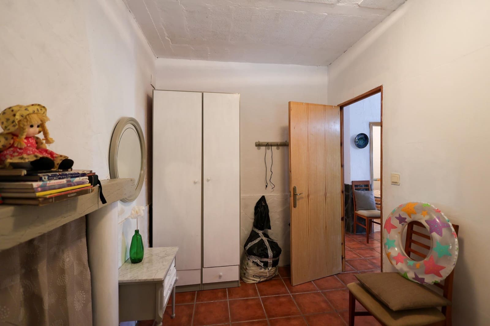 4 slaapkamer Finca/Landhuis te koop in Cogollos Vega met zwembad - € 180.000 (Ref: 10171996)