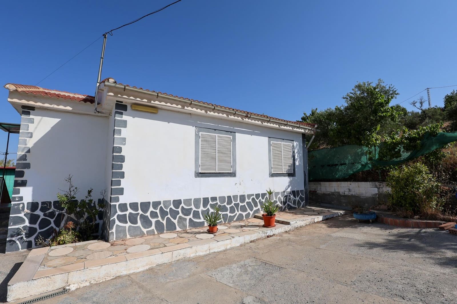 4 slaapkamer Finca/Landhuis te koop in Cogollos Vega met zwembad - € 180.000 (Ref: 10171996)