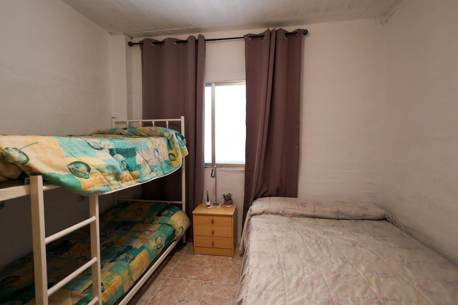 4 slaapkamer Finca/Landhuis te koop in Cogollos Vega met zwembad - € 180.000 (Ref: 10171996)