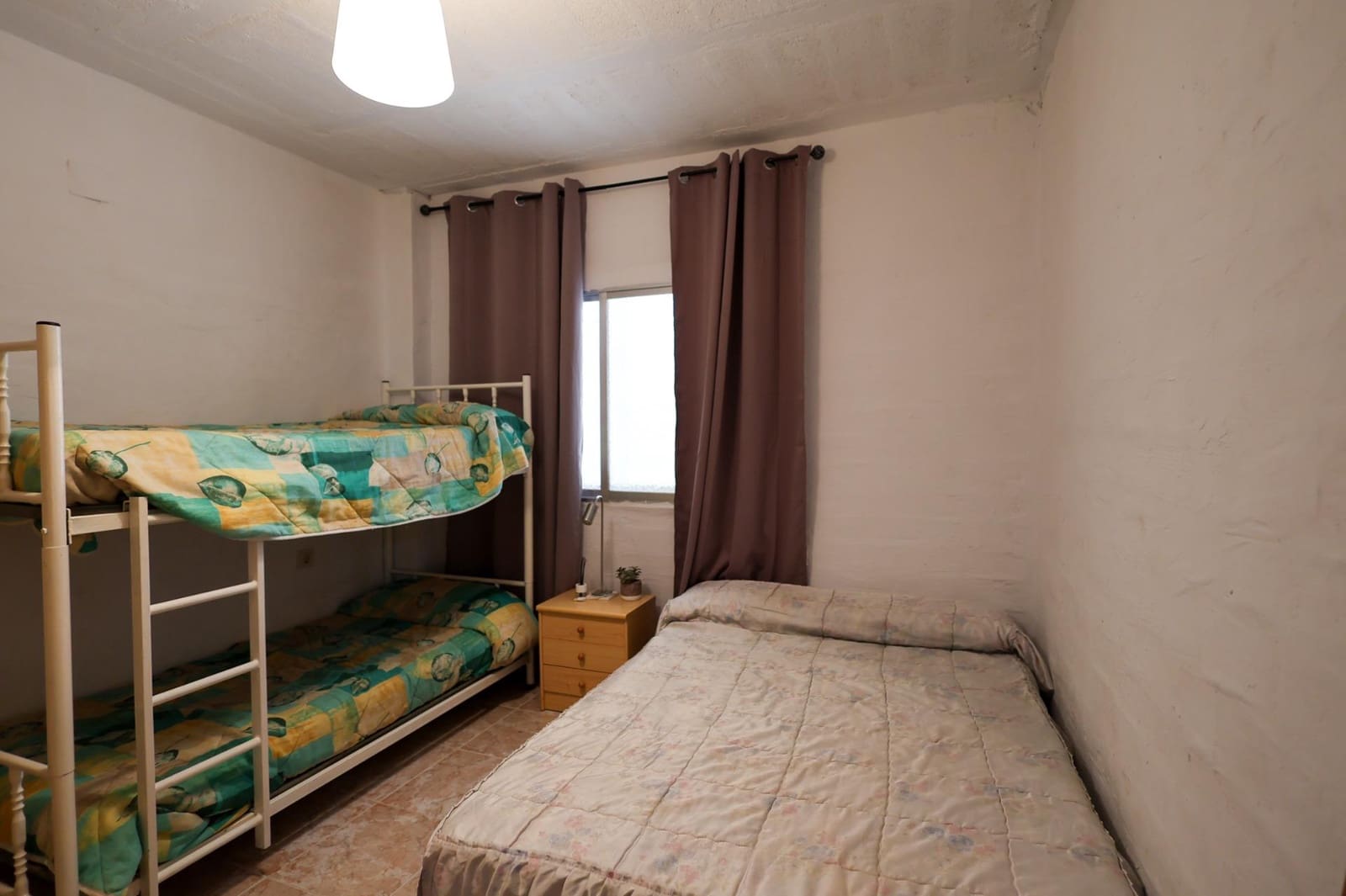 4 slaapkamer Finca/Landhuis te koop in Cogollos Vega met zwembad - € 180.000 (Ref: 10171996)
