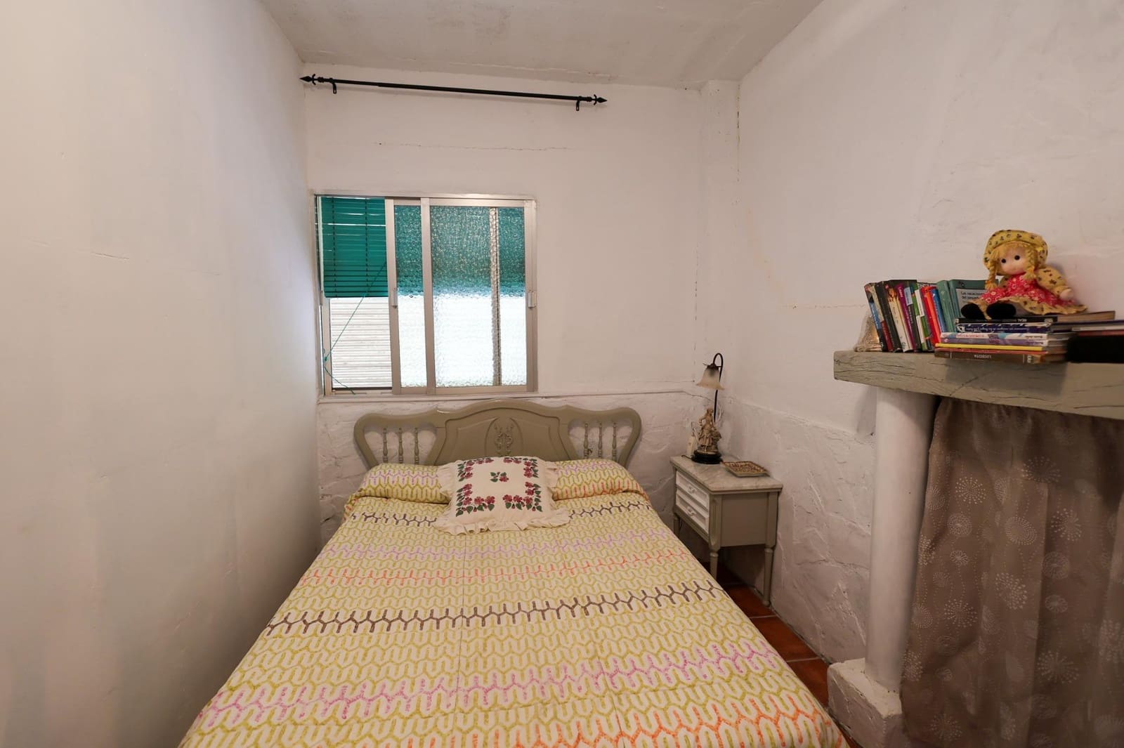 4 slaapkamer Finca/Landhuis te koop in Cogollos Vega met zwembad - € 180.000 (Ref: 10171996)
