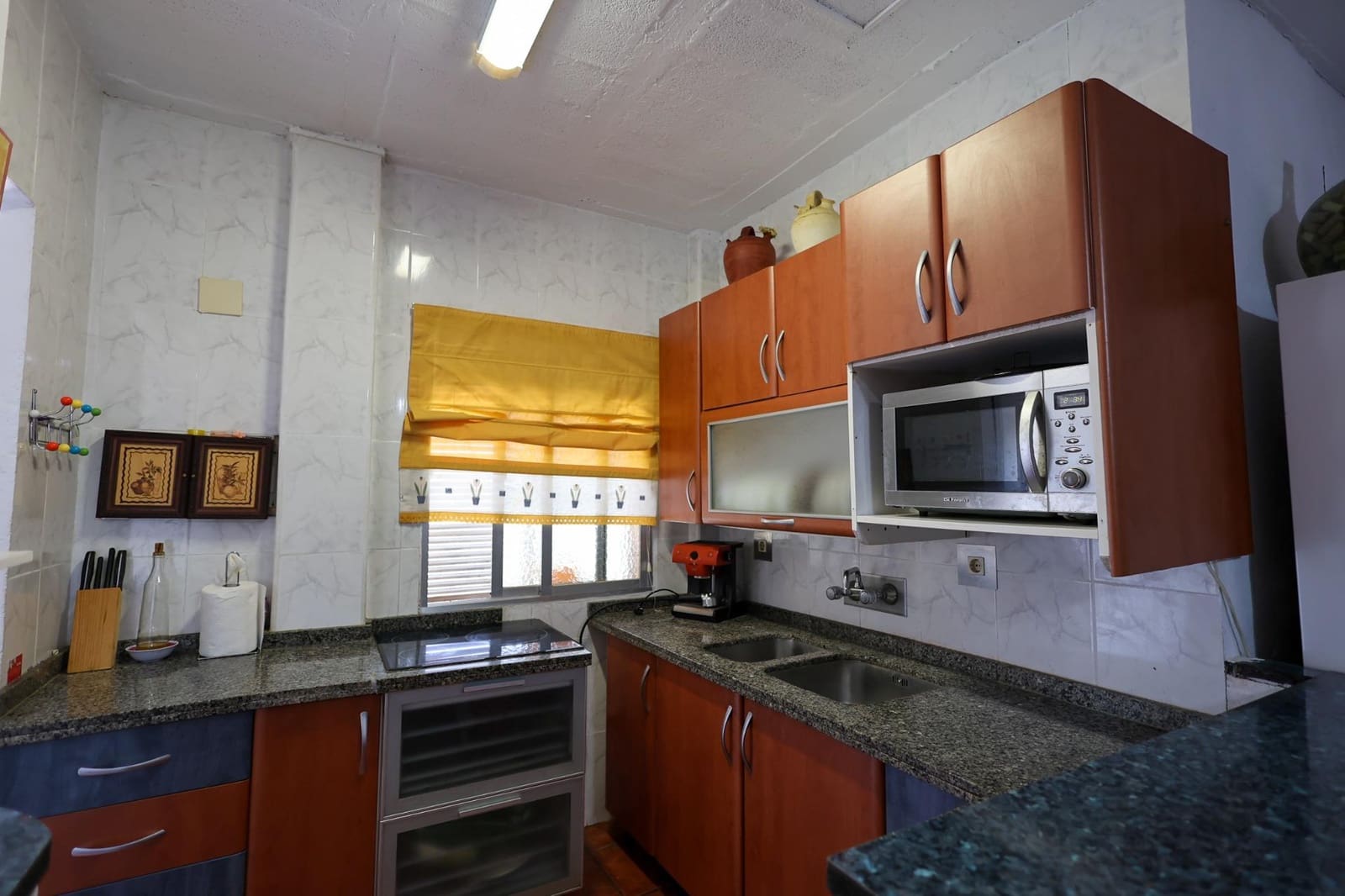 4 slaapkamer Finca/Landhuis te koop in Cogollos Vega met zwembad - € 180.000 (Ref: 10171996)