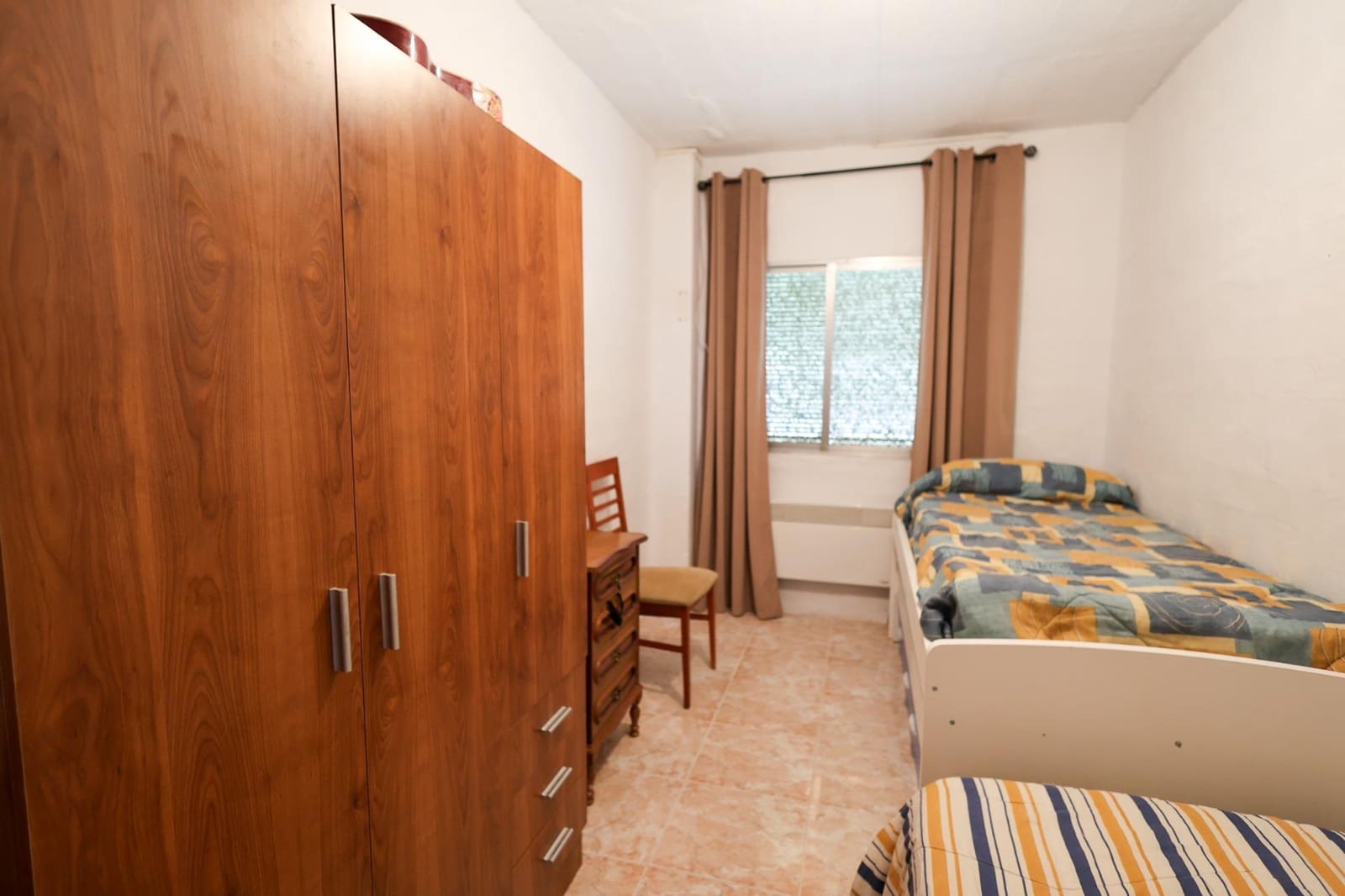 4 slaapkamer Finca/Landhuis te koop in Cogollos Vega met zwembad - € 180.000 (Ref: 10171996)