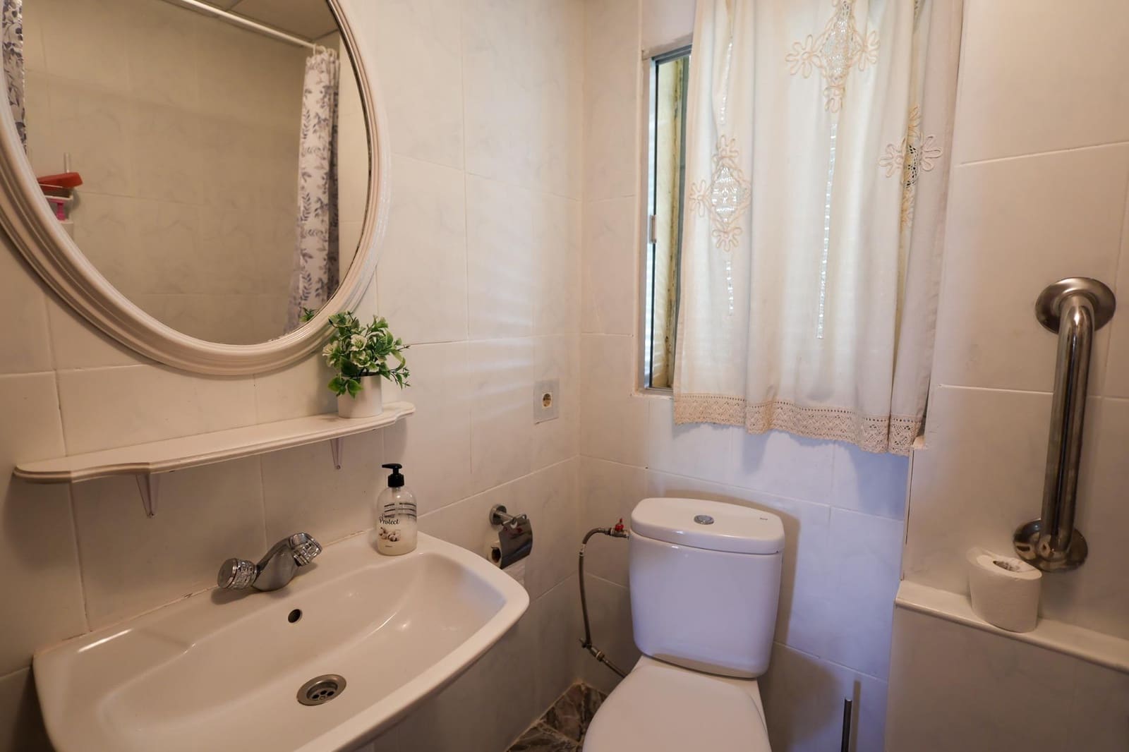 4 slaapkamer Finca/Landhuis te koop in Cogollos Vega met zwembad - € 180.000 (Ref: 10171996)