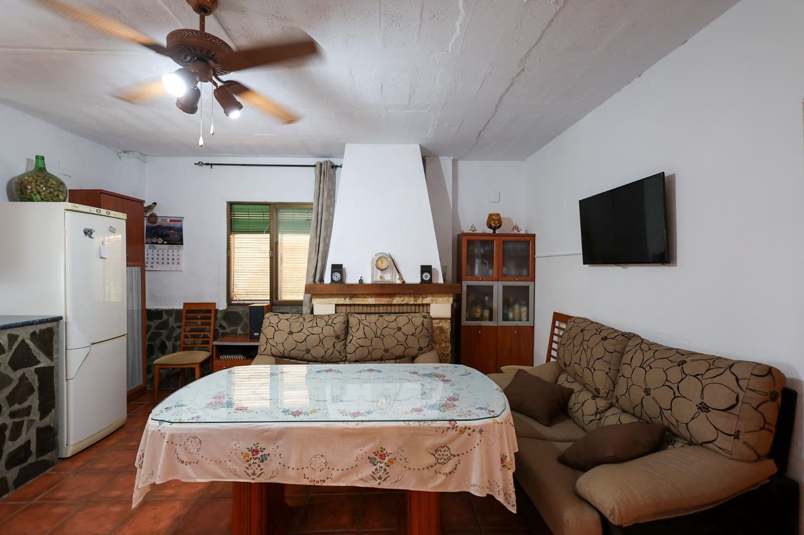 4 slaapkamer Finca/Landhuis te koop in Cogollos Vega met zwembad - € 180.000 (Ref: 10171996)
