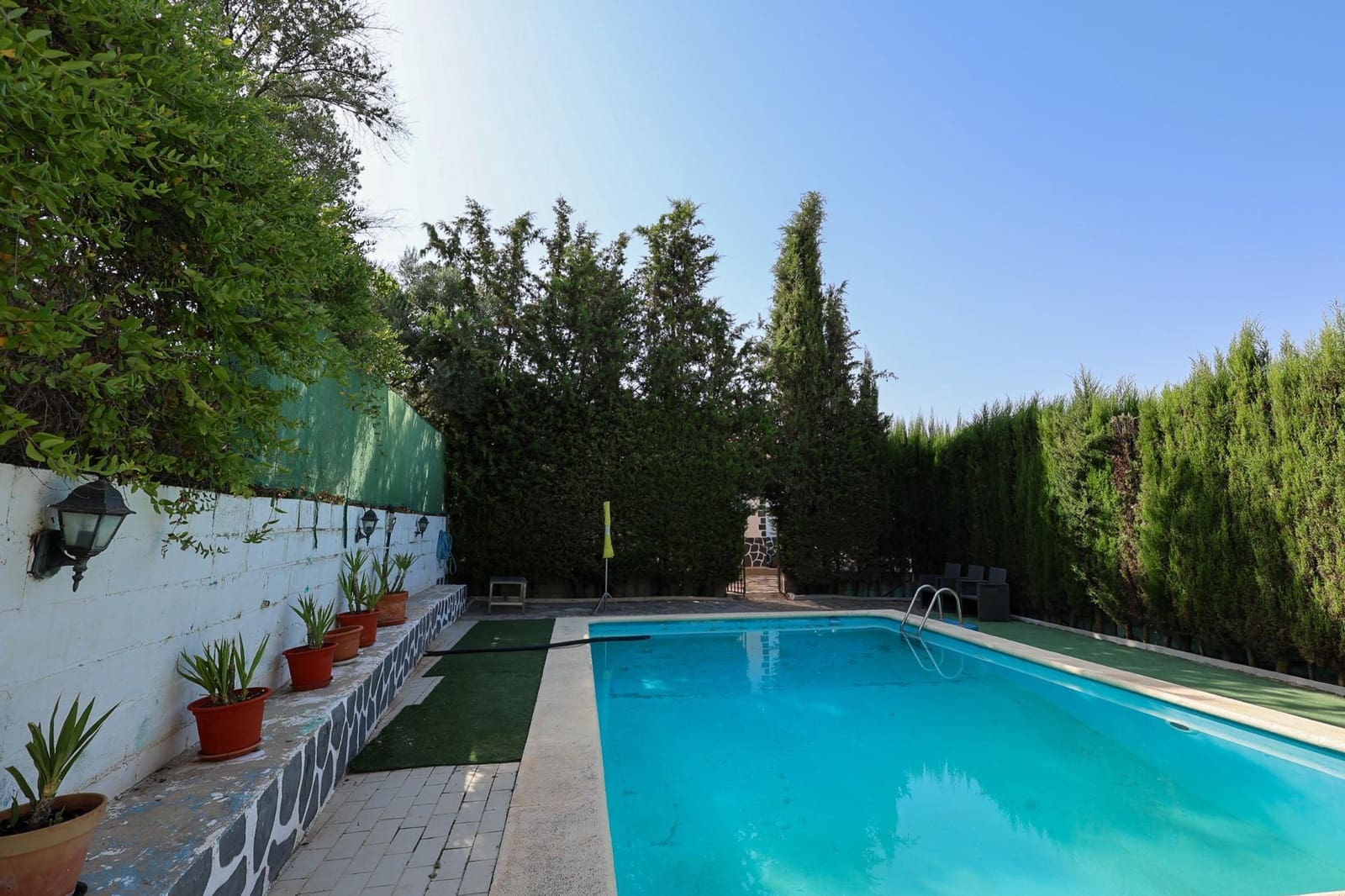 4 slaapkamer Finca/Landhuis te koop in Cogollos Vega met zwembad - € 180.000 (Ref: 10171996)