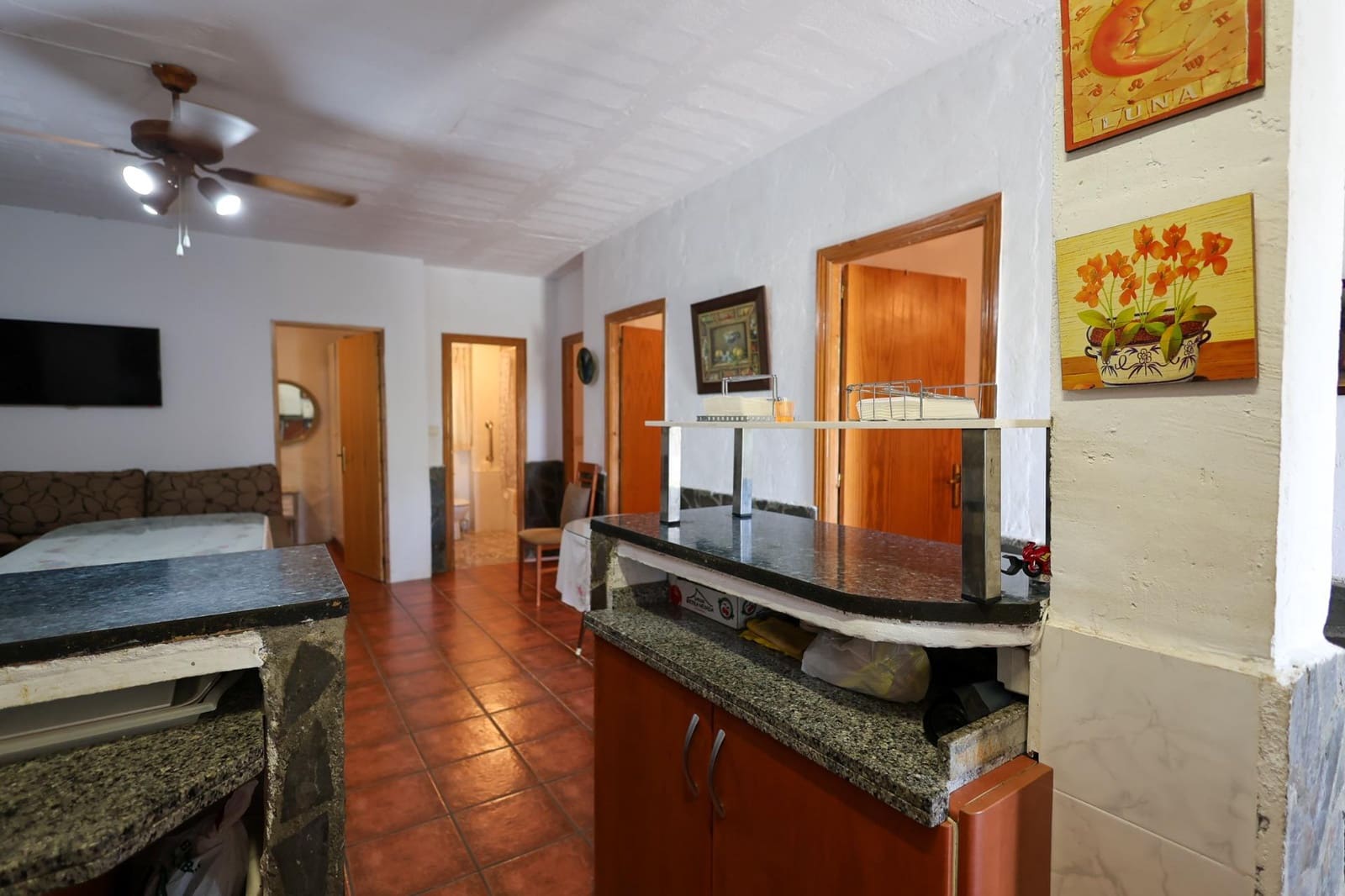 4 slaapkamer Finca/Landhuis te koop in Cogollos Vega met zwembad - € 180.000 (Ref: 10171996)