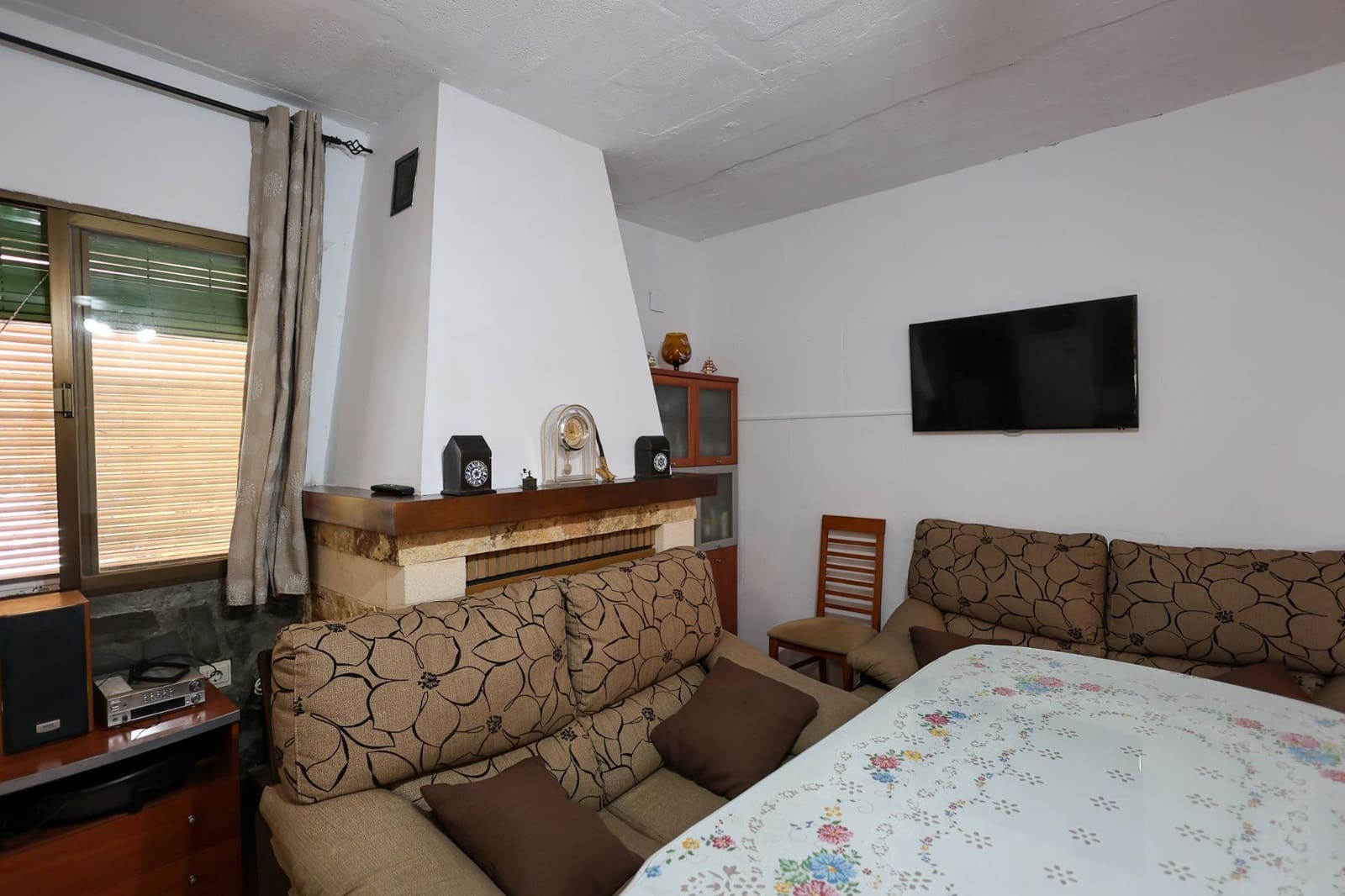 4 slaapkamer Finca/Landhuis te koop in Cogollos Vega met zwembad - € 180.000 (Ref: 10171996)