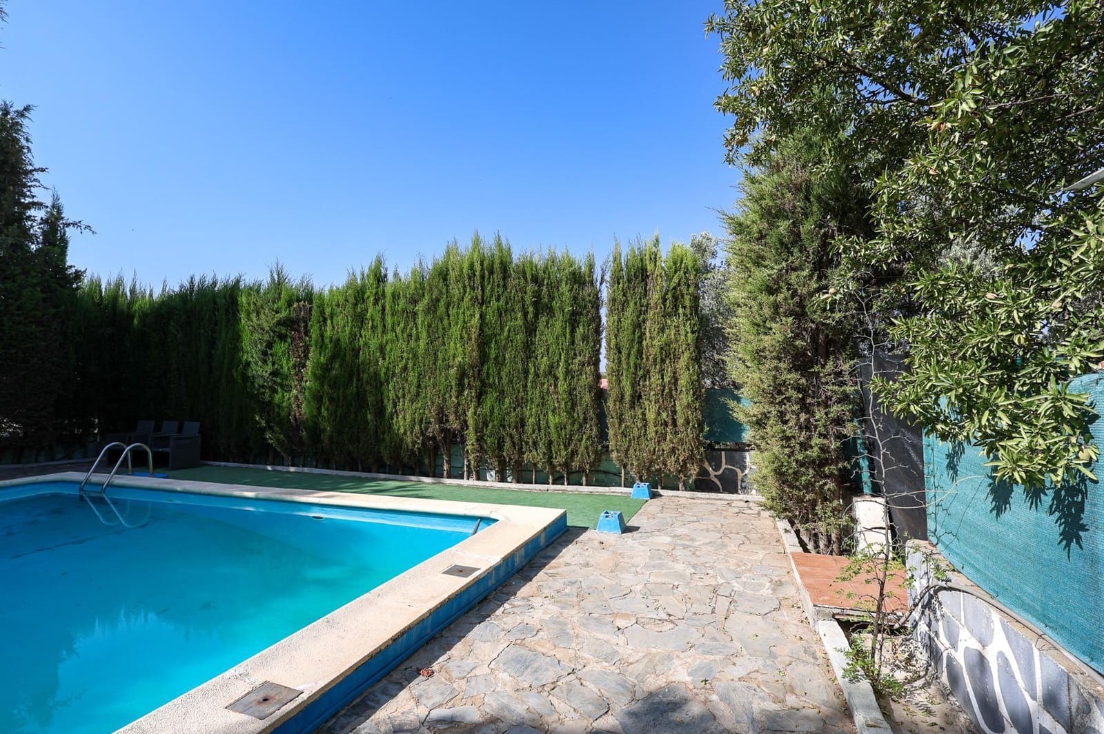 4 slaapkamer Finca/Landhuis te koop in Cogollos Vega met zwembad - € 180.000 (Ref: 10171996)