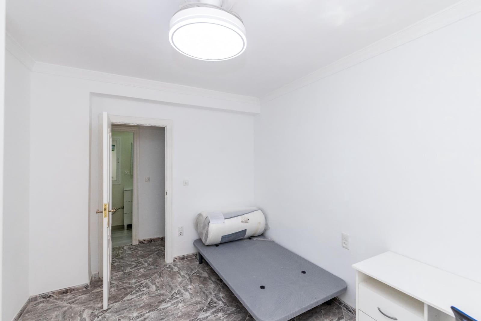 3 sovrum Lägenhet att hyra i Granada stad med garage - 1 275 € (Ref: 10171997)