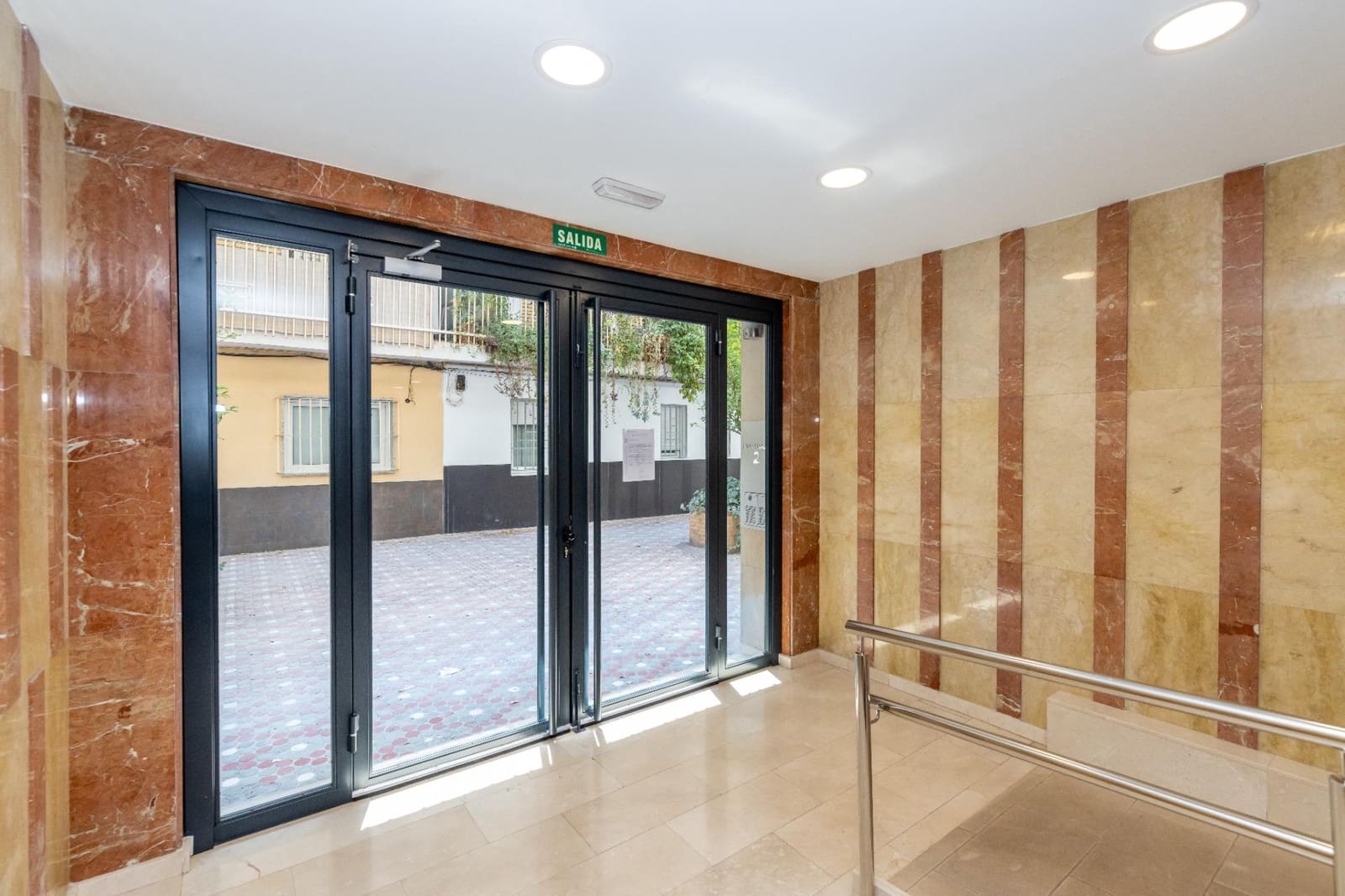 3 sovrum Lägenhet att hyra i Granada stad med garage - 1 275 € (Ref: 10171997)