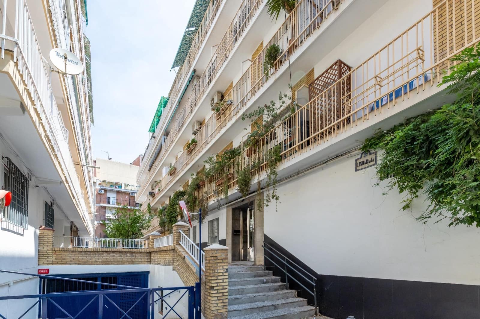 3 sovrum Lägenhet att hyra i Granada stad med garage - 1 275 € (Ref: 10171997)