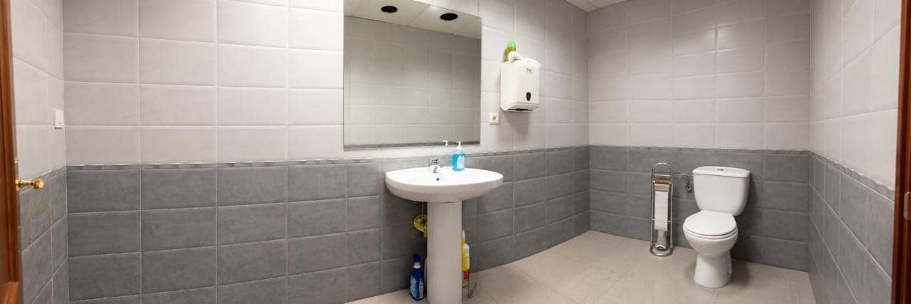 Kommersiell till salu i La Zubia - 275 000 € (Ref: 10171998)
