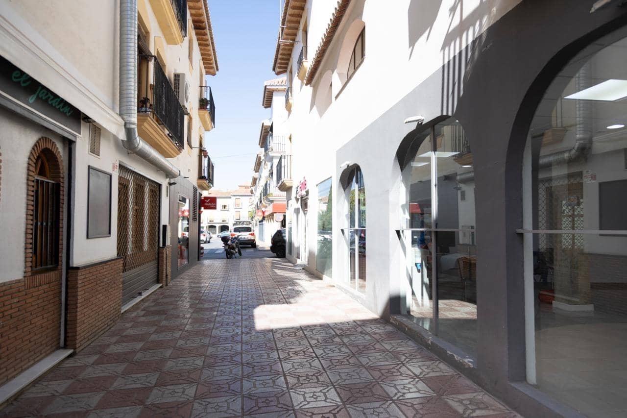 Kommersiell till salu i La Zubia - 275 000 € (Ref: 10171998)