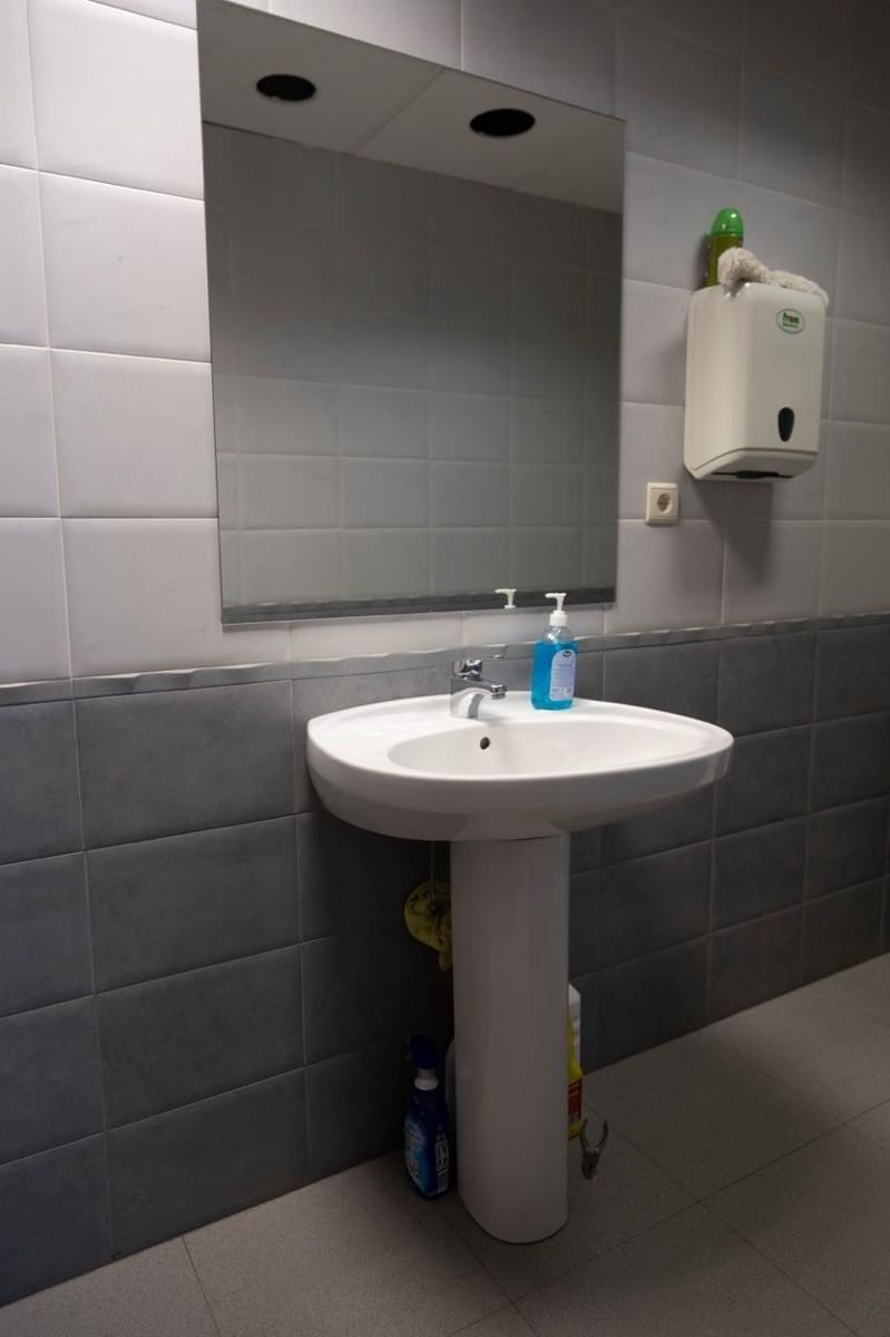 Kommersiell till salu i La Zubia - 275 000 € (Ref: 10171998)