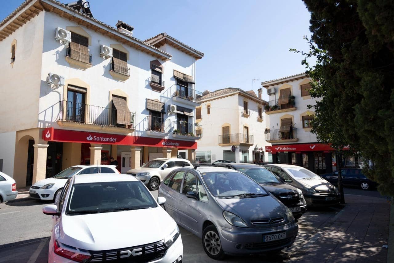 Kommersiell till salu i La Zubia - 275 000 € (Ref: 10171998)