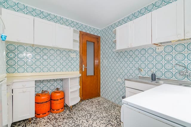 4 Zimmer Wohnung zu verkaufen in Granada Stadt - 267.000 € (Ref: 10172000)