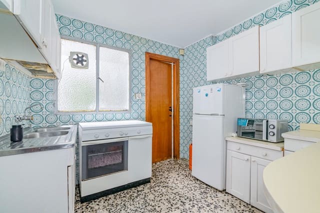 4 slaapkamer Flat te koop in Granada stad - € 267.000 (Ref: 10172000)