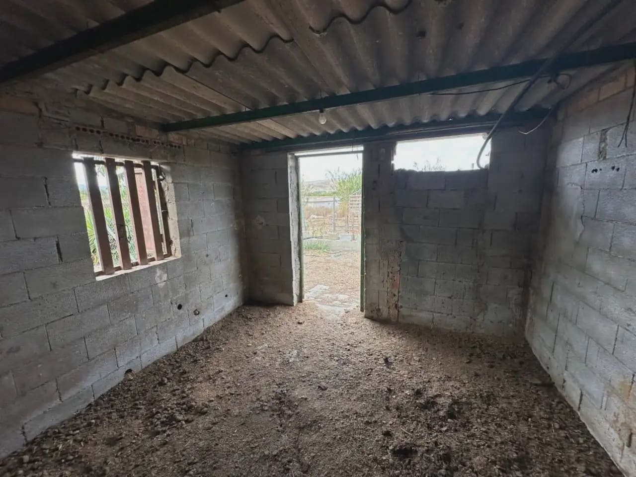 Grunde uden byggetilladelser til salg i Padul - € 49.900 (Ref: 10165273)