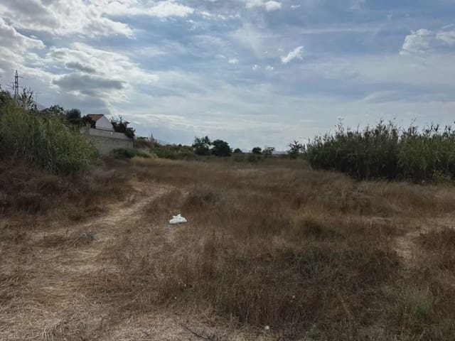 Grunde uden byggetilladelser til salg i Padul - € 49.900 (Ref: 10165273)