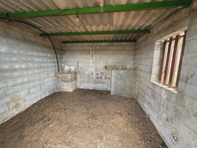 Grunde uden byggetilladelser til salg i Padul - € 49.900 (Ref: 10165273)