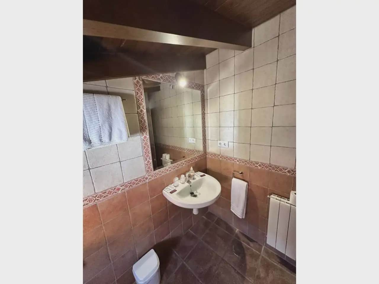 9 soveværelse Hotel til salg i Gorafe - € 399.000 (Ref: 10165274)