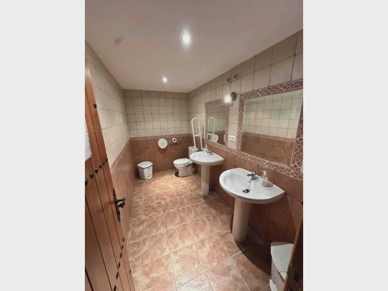 9 soveværelse Hotel til salg i Gorafe - € 399.000 (Ref: 10165274)