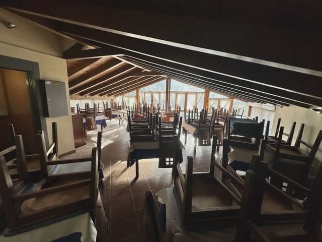9 soveværelse Hotel til salg i Gorafe - € 399.000 (Ref: 10165274)