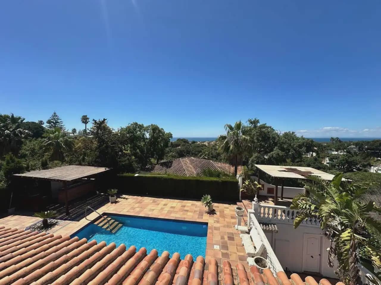 5 bedroom Villa for rent in Marbella with pool garage - € 6,000 (Ref: 10165282)