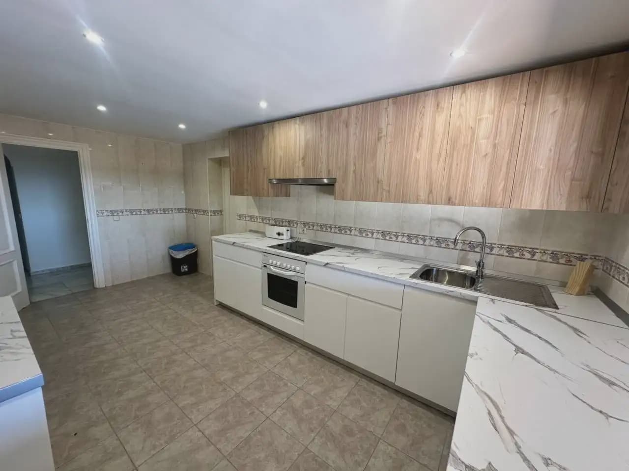 5 bedroom Villa for rent in Marbella with pool garage - € 6,000 (Ref: 10165282)